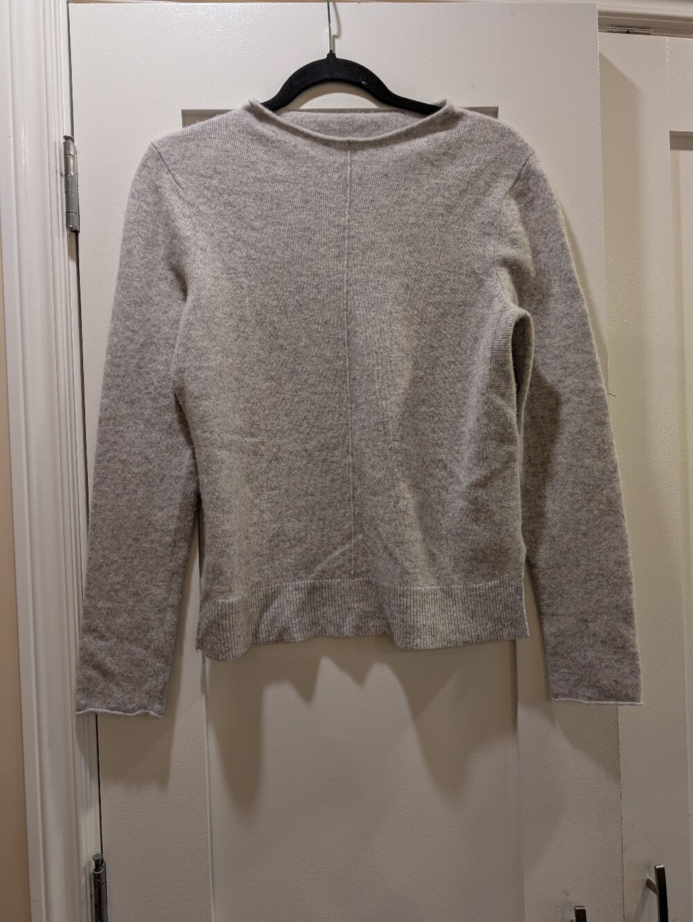 100% Cashmere Crewneck,L ( Fits Small )
